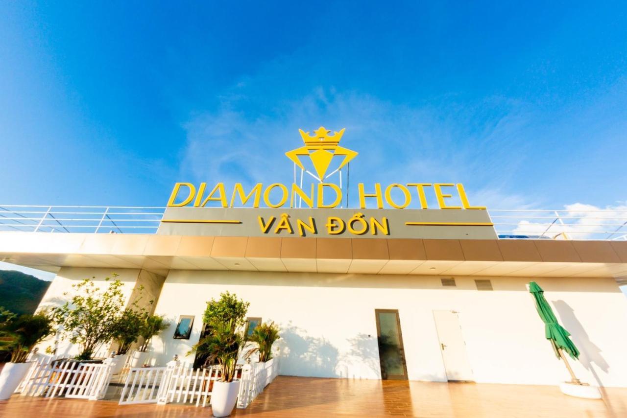 Diamond Hotel Van Don Cam Pha Exterior foto